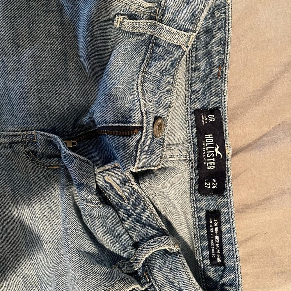 Hollister Mom Jeans light wash